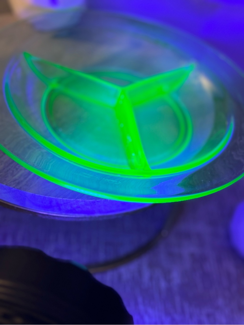 Vtg Green Uranium Glass Divided Relish Tray – UV Reactive 3 Section Serving Dish
